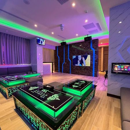 Purple Rainbow Motel ไทเป ภายนอก รูปภาพ