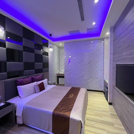 Purple Rainbow Motel ไทเป ภายนอก รูปภาพ