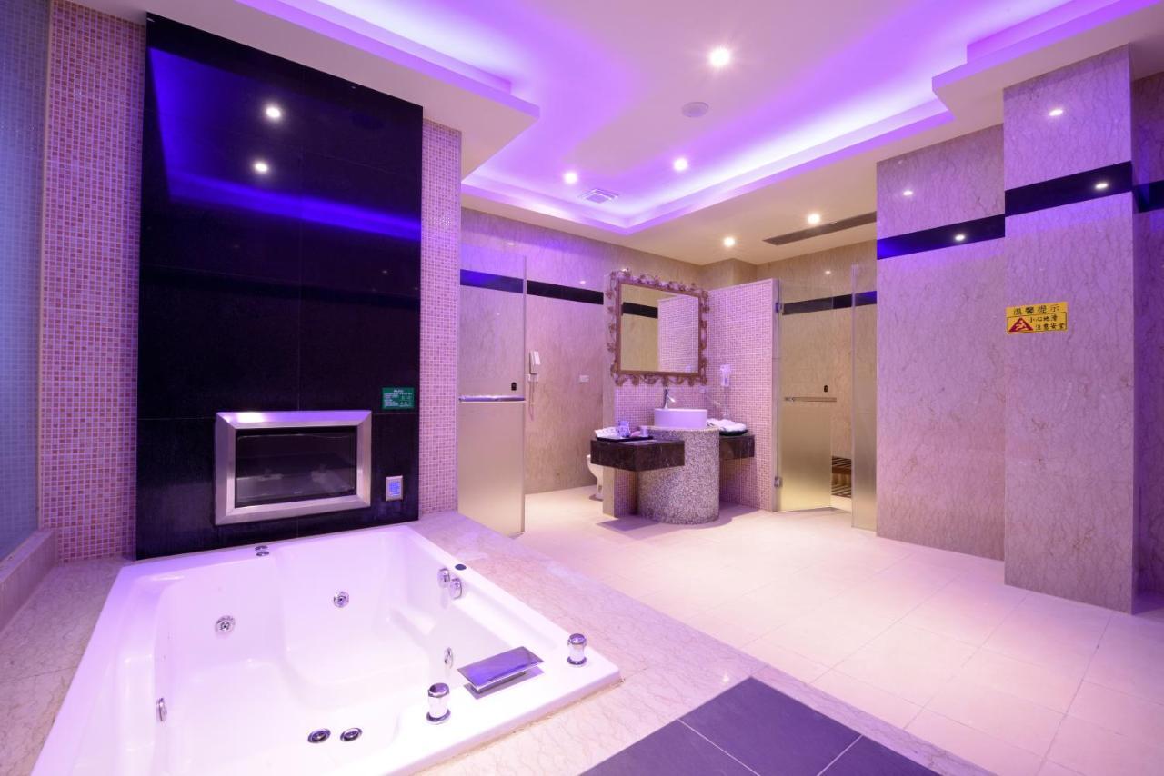 Purple Rainbow Motel ไทเป ภายนอก รูปภาพ