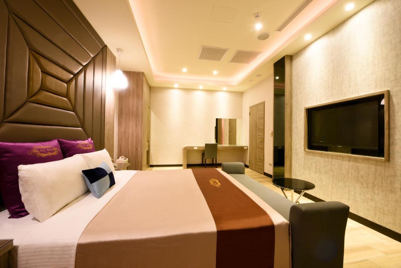 Purple Rainbow Motel ไทเป ภายนอก รูปภาพ